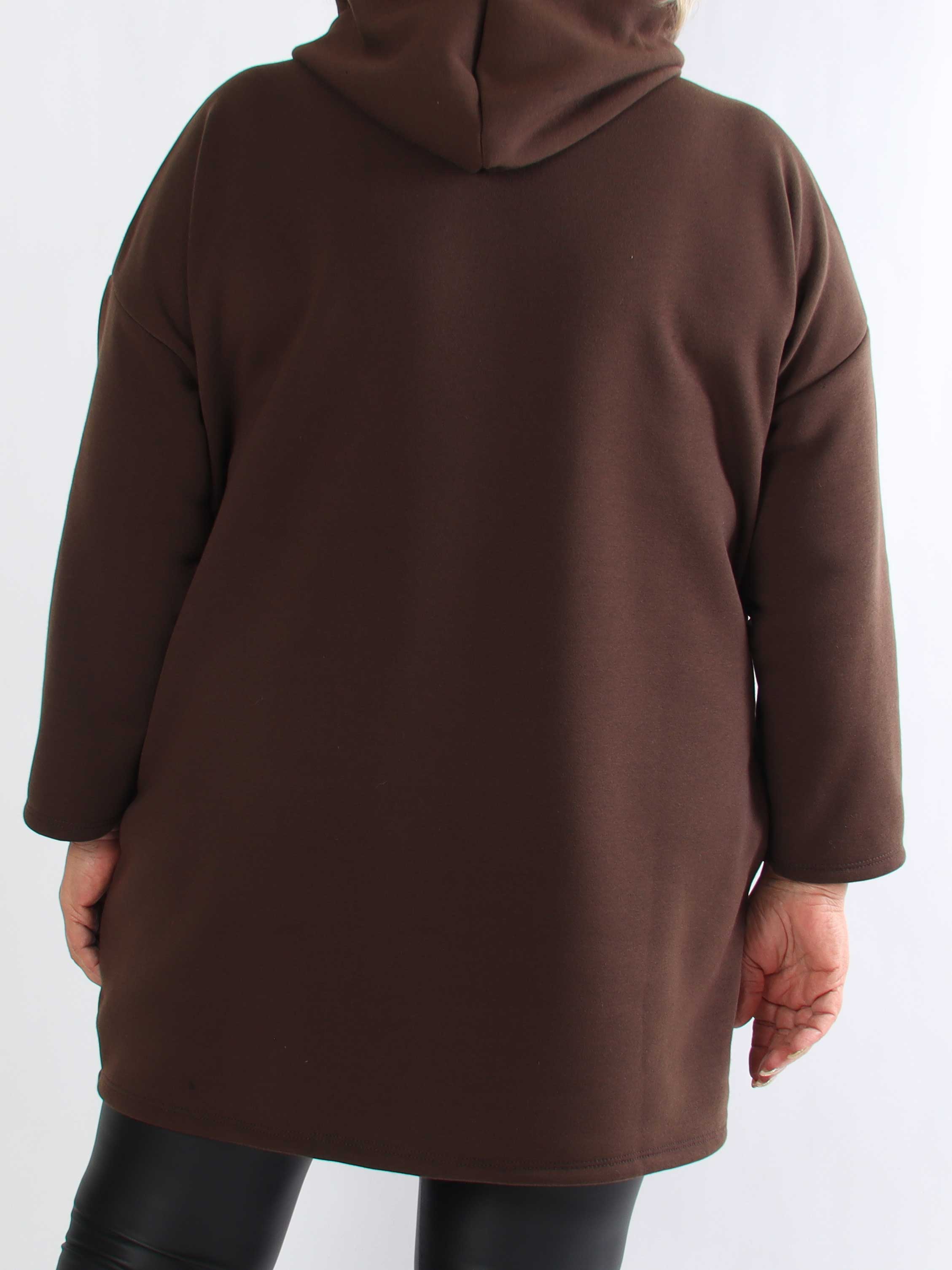 Perrine - Plus size hoodiekjole med VOGUE tryk med lommer